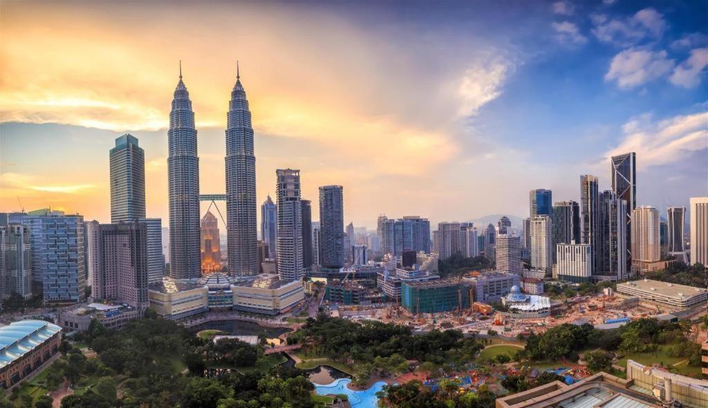 H Boutique Hotel Xplorer Cheras Kuala Lumpur Exterior photo